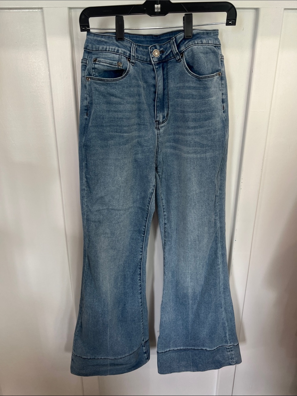 Commense Women's Wide-Leg Jeans in Medium Blue Wash